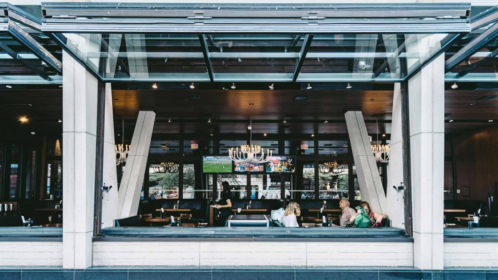 30 Best Restaurants in Toronto, According to a Lifelong Canadian