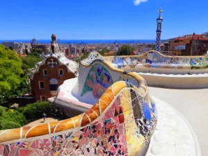Barcelona, Spanyolország: Útikalauz okos utazóknak Gaudíhoz, tapas-hoz és mediterrán napsütéshez
