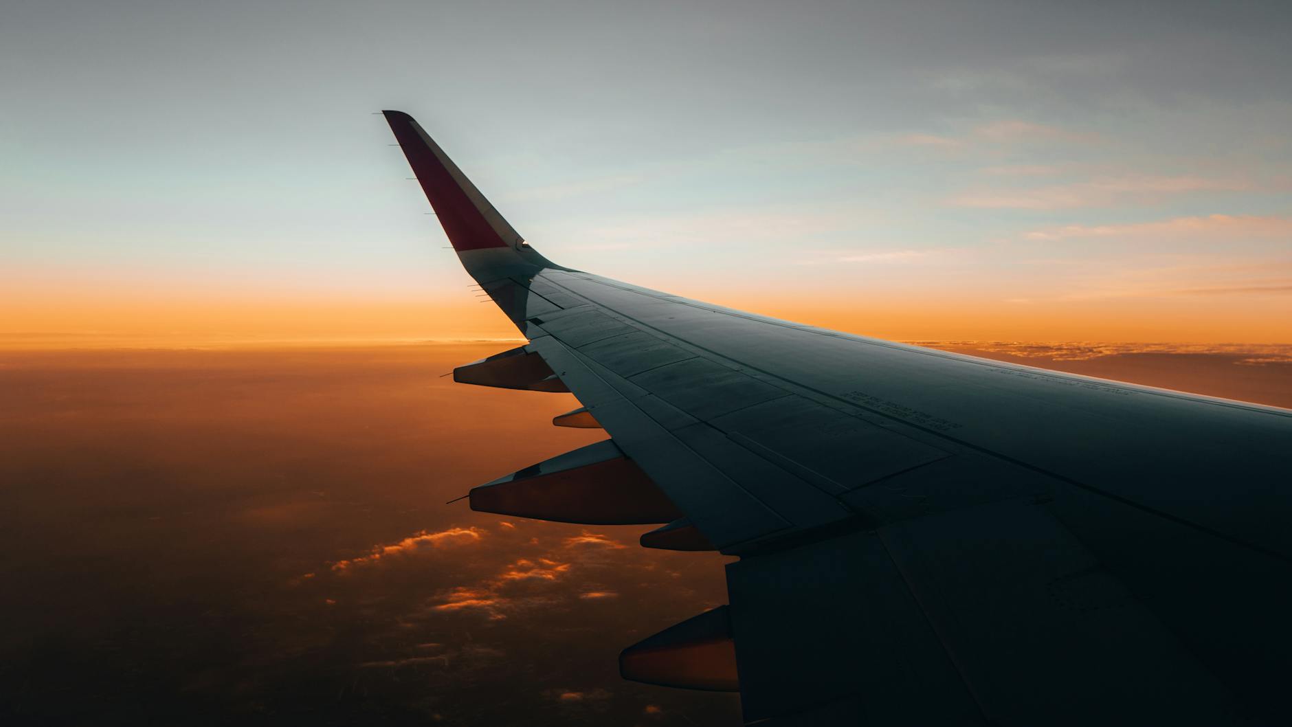 How to Find Cheap Last-Minute Flights for Easter 2026 (Data-Backed Strategies That Work)