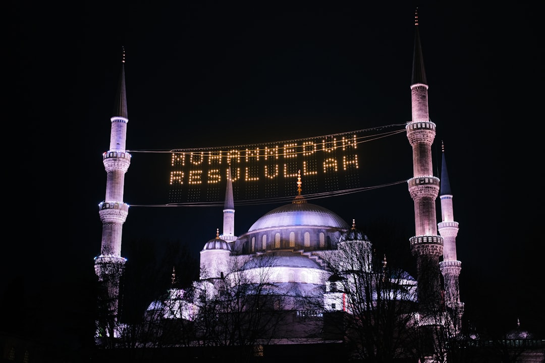 Istanbul During Ramadan 2026: Best Iftar Experiences and Night Food Markets