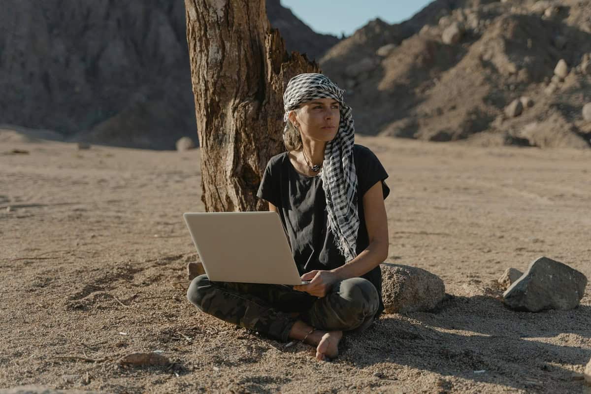 165,000 digital nomads have left the UK: Which countries are they moving to?