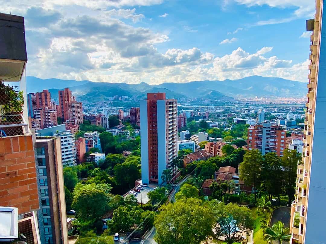 A Digital Nomad’s Guide to Medellín, Colombia: Best Neighborhoods, Cafés & Coworking Spots