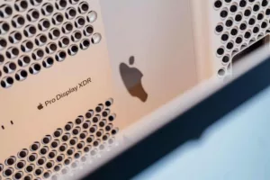 Az Apple eGPU-támogatás (még mindig) halott ⚡, az AI-laborok pénzt éget 💰, és a Claude Code megváltoztatja a távmunkát — amit az utazóknak tudniuk kell