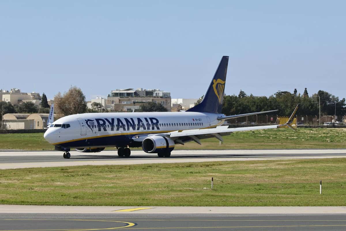 Budget Airlines in Europe 2026: How to Avoid Hidden Fees on Ryanair, Wizz Air & easyJet