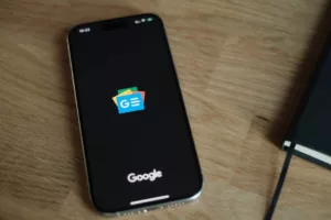 Google Wallet Uçuş Takibi için Canlı Güncelleme Ekliyor — Gezginler Neden Dikkat Etmeli?