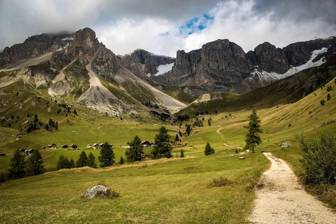 Hiking the Dolomites in May: 7 Scenic Spring Trails Without Summer Crowds