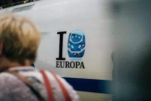 2026’da Uygun Bütçeyle Trenle Avrupa Nasıl Gezilir: Interrail vs. Noktadan Noktaya Biletler
