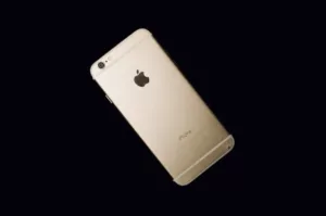 iPhone Ultra Έρχεται: 6 Νέες Λειτουργίες στο High-End Μοντέλο της Apple (Και Γιατί Πρέπει να Ενδιαφέρουν τους Ταξιδιώτες)