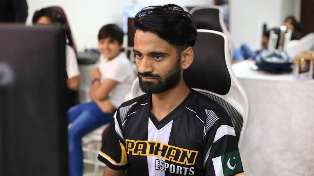 Now the FAA says gamers are the answer to its air traffic controller shortage