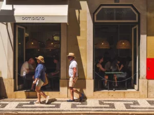 A végső Lisbon ételkalauz: 12 helyi fogás és rooftop spot, amit idén tavasszal próbálj ki