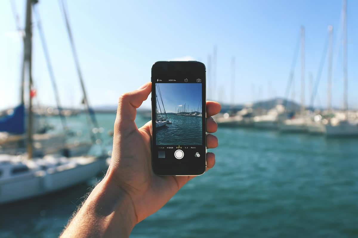 15 Must-Have Travel Apps for Summer 2026 (Flights, AI Itineraries, Language & Safety)