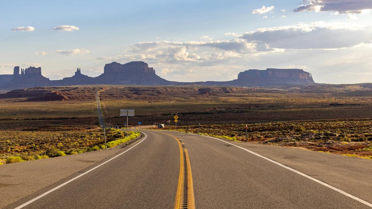 8 Epic Road Trips in the American West for Summer 2026 (Utah, Arizona & Colorado Routes)