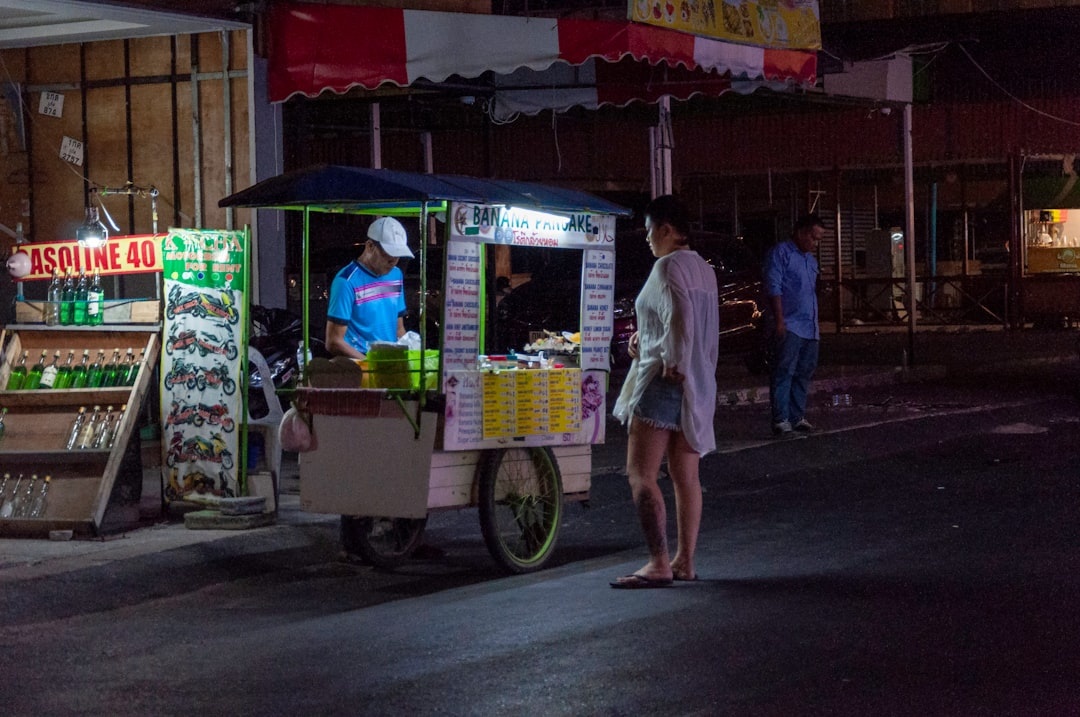A Street Food Guide to Bangkok in 2026: 15 Dishes You Must Try and Where to Find Them