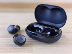 Τα ακουστικά Liberty 5 Pro της Anker προσθέτουν AI chip για πιο έξυπνη ακύρωση θορύβου — Δείτε γιατί πρέπει να σας νοιάζει για ταξίδια