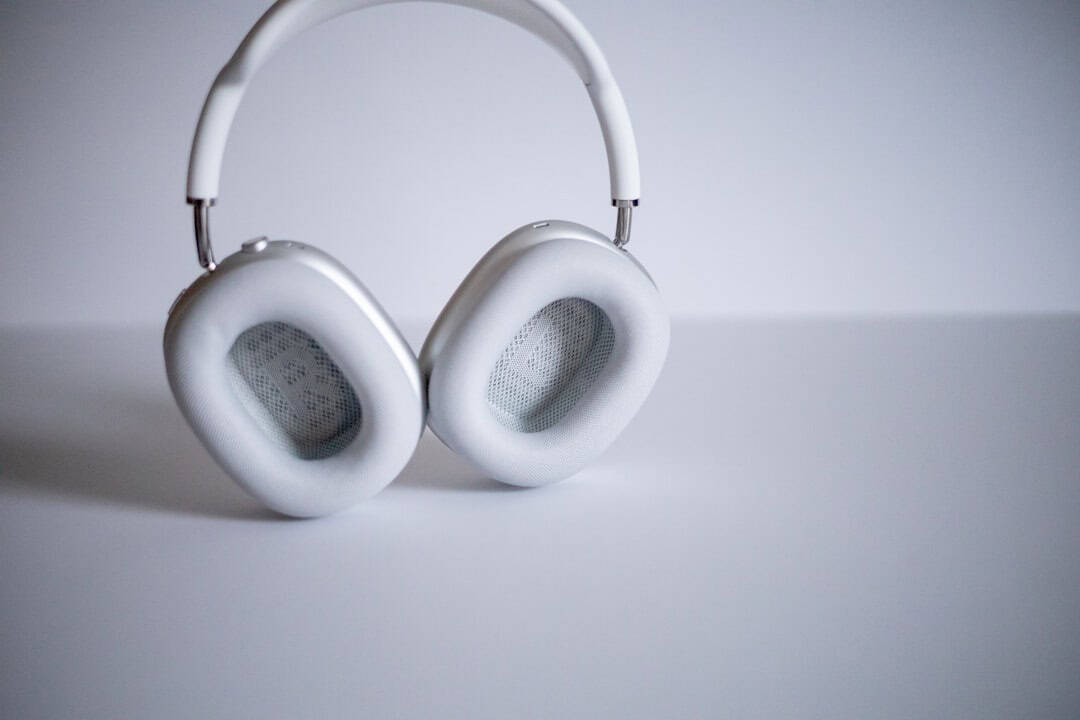 Apple AirPods Max 2 Review: The Best Over-Ears for iOS