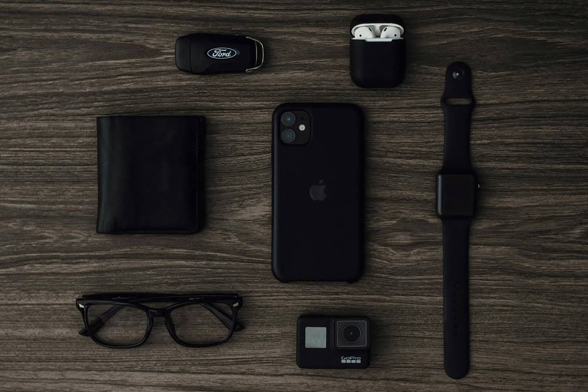 Apple’s AirPods with cameras for AI are apparently close to production