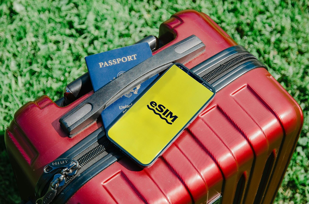 Best eSIMs for International Travel in 2026: Comparing Airalo, Holafly, and Nomad by Region