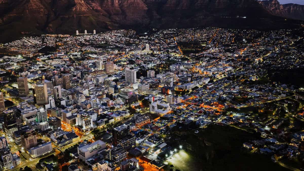 Cape Town in Late Spring: Best Hiking Trails, Beaches & Wine Farms for May–June