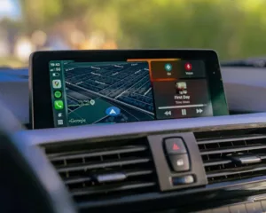 Το CarPlay λειτουργεί πλέον με αυτές τις τρεις κορυφαίες εφαρμογές AI chatbot — Δείτε γιατί πρέπει να σας νοιάζει