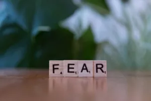 Ανησυχίες για επαλήθευση ηλικίας με VPN αυξάνονται μετά από εκτόξευση 1.800% στις λήψεις — Τι σημαίνει για τους ταξιδιώτες το 2026