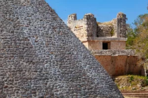 Τα κρυφά διαμάντια της χερσονήσου Γιουκατάν του Μεξικού πέρα από το Tulum: 8 σενότες και αποικιακές πόλεις για εξερεύνηση