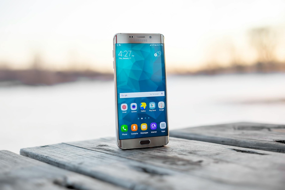 Samsung Galaxy phones get a new way to fill in as your US passport using CLEAR