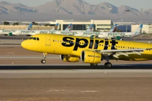 A Spirit Airlines leáll, miután megduplázódtak a repülőgép-üzemanyagárak — Mit jelent ez az utazóknak 2026 nyarán