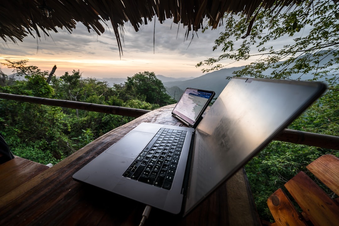 The Best Travel Gadgets for Digital Nomads in 2026: Lightweight Tech That’s Actually Worth Packing
