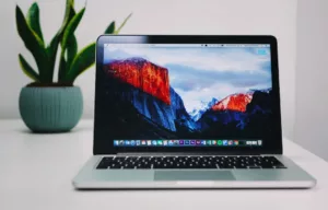 Αυτά τα Laptop προτείνω για Σχεδόν Όλους (ειδικά αν ταξιδεύετε)