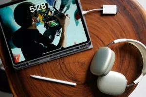 Το AirFly Pro 2 της Twelve South πετυχαίνει μία από τις καλύτερες τιμές του, ακριβώς πριν από το καλοκαιρινό ταξίδι