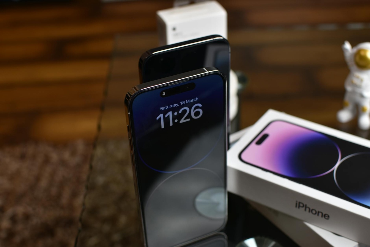 Your iPhone Gets Stolen. Then the Hacking Begins