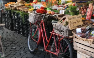Avrupa’da Yaz Gezisi İçin En İyi Yeme-içme Pazarları: La Boqueria, Testaccio ve Borough’da Ne Yemeli? (Fiyat Rehberiyle)
