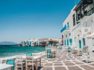 2026 Yazında Ziyaret Edilecek En Ucuz Yunan Adaları: Milos vs Naxos vs Paros (Konaklama Fiyatları Karşılaştırıldı)