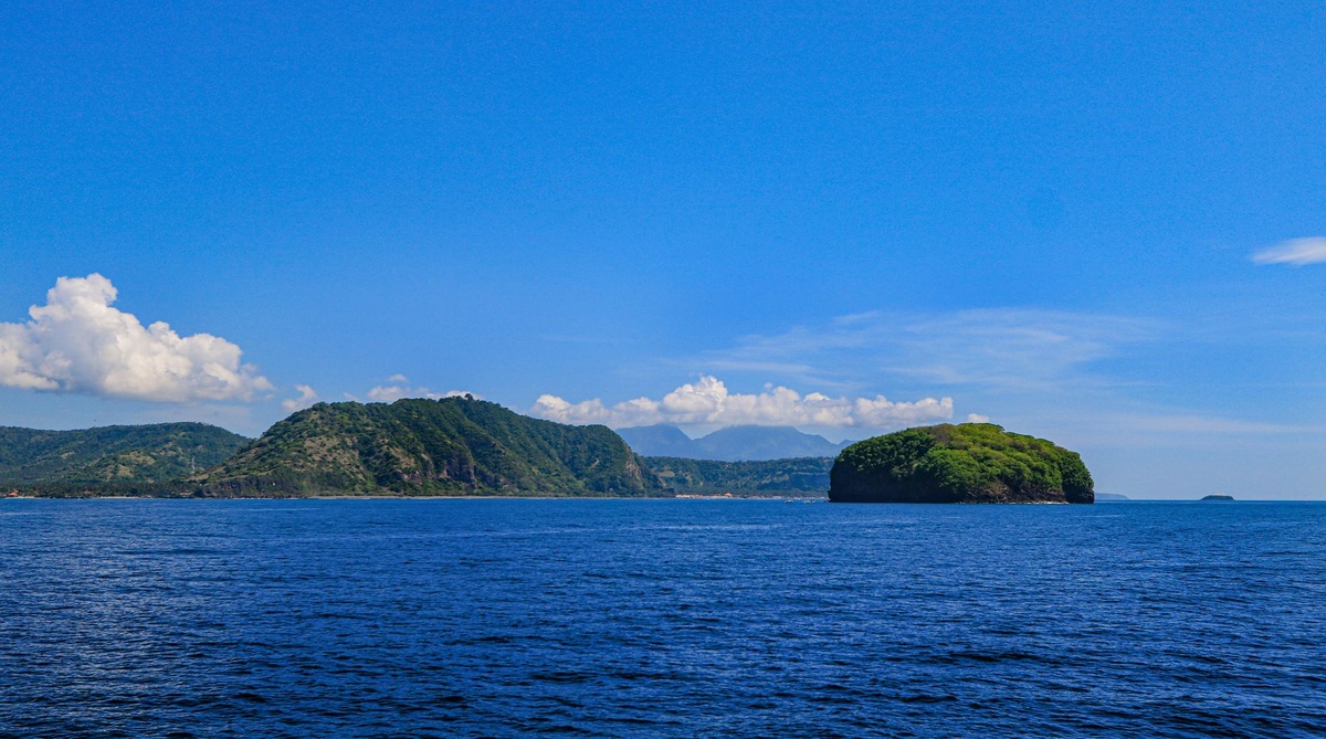 Indonesia Island Hopping Without Bali: A 2-Week Route Through Flores, Komodo & Lombok (Boats, Costs & Safety Tips)