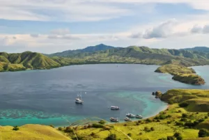 Uçmadan Ada Turizmi: Hızlı Feribotla 2 Haftalık Bali–Nusa Penida–Lombok Rotası (Seferler ve Maliyetler)