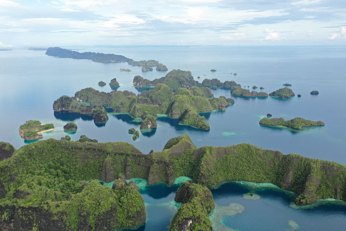 Indonesia Island-Hopping Without Flying: A 2-Week Bali–Nusa Penida–Lombok Route by Fast Boat (Schedules and Costs)
