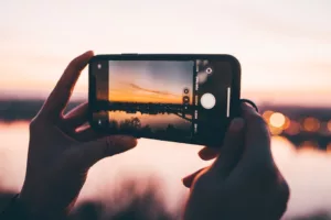 iOS 27 Προσθέτει ένα νέο “Siri Mode” στην κάμερα του iPhone — Μεγάλη υπόθεση για ταξιδιώτες αυτό το καλοκαίρι
