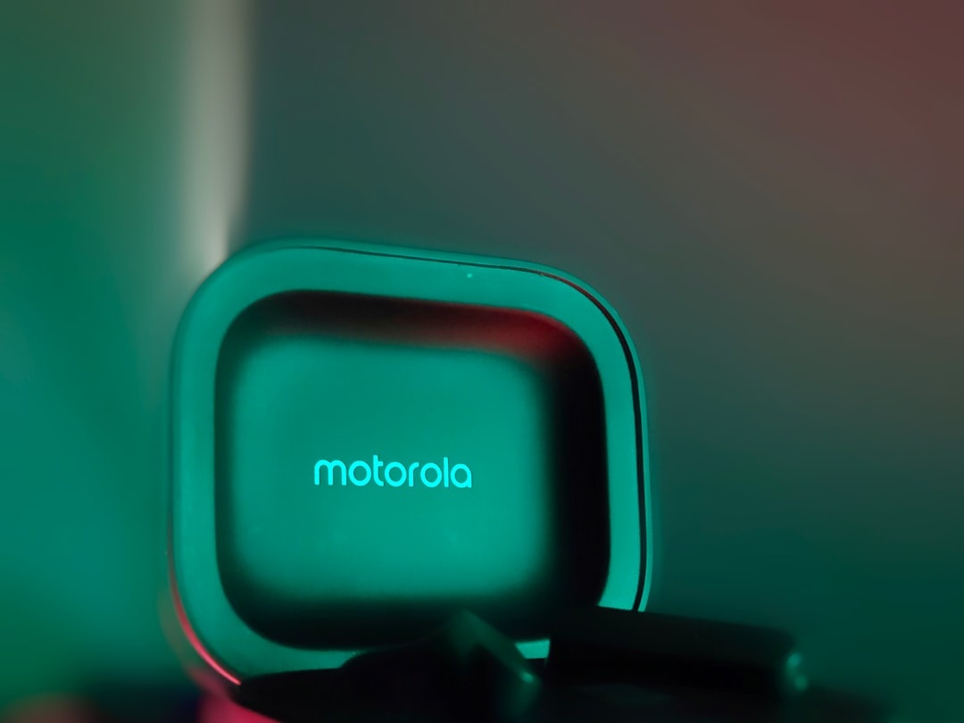 Motorola MA2 wireless Android Auto adapter, ‘the only one engineered by Google,’ gets a release date and full details