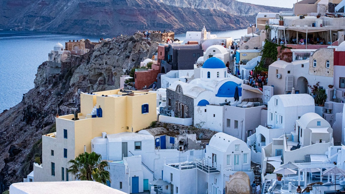 Off-Season Santorini: Is October Actually Better Than July? Weather Data, Ferry Schedules, and Hotel Prices Compared