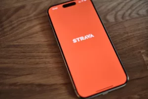 Το Strava Επεκτείνει τα Εργαλεία Πεζοπορίας με Καλύτερους Χάρτες και Σχεδιασμό Διαδρομών — Τι Σημαίνει για τους Ταξιδιώτες του Καλοκαιριού