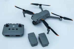 DJI Osmo Pocket 4P vs Insta360: Ποια συμπαγής κάμερα με gimbal είναι καλύτερη για καλοκαιρινά ταξίδια;