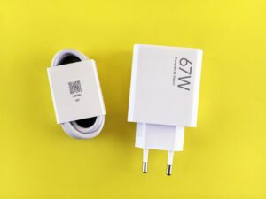 We Tested 20 Wall Chargers (15W–140W) — These Are the Best for Travel Without Overheating or Throttling