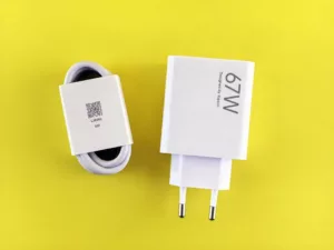 Δοκιμάσαμε 20 φορτιστές τοίχου (15W–140W) — Αυτοί είναι οι καλύτεροι για ταξίδι χωρίς υπερθέρμανση ή throttling