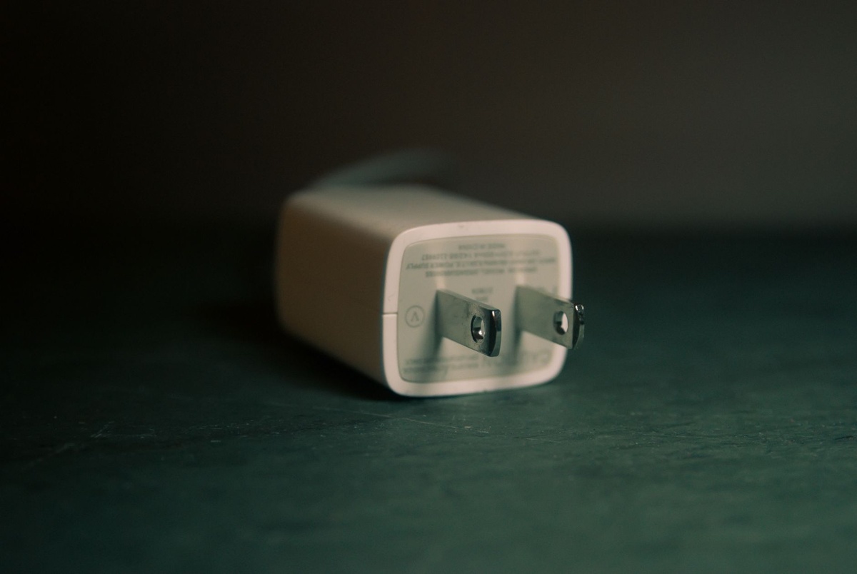 We tested 20 wall chargers, from cheap to expensive, to find the best — from 15W to 140W, here are the chargers that perform the best without overheating and throttling