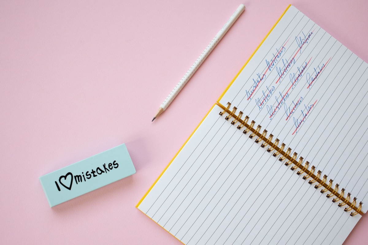 11 Costly Mistakes First‑Timers Make When Ferry Hopping Greece in July (Meltemi Wind Cancellations, €90 Walk‑Up Tickets, and Why Mykonos–Santorini Isn’t Always the Smart Route)