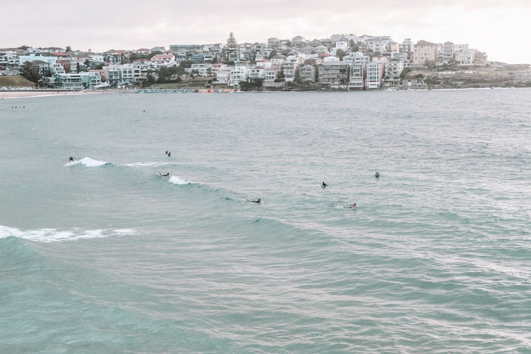 7 Beginner-Friendly Surf Towns With Reliable Summer Swell and Fast Wi‑Fi: Ericeira, Taghazout, Biarritz, Sayulita, and More (July–September Conditions Compared)
