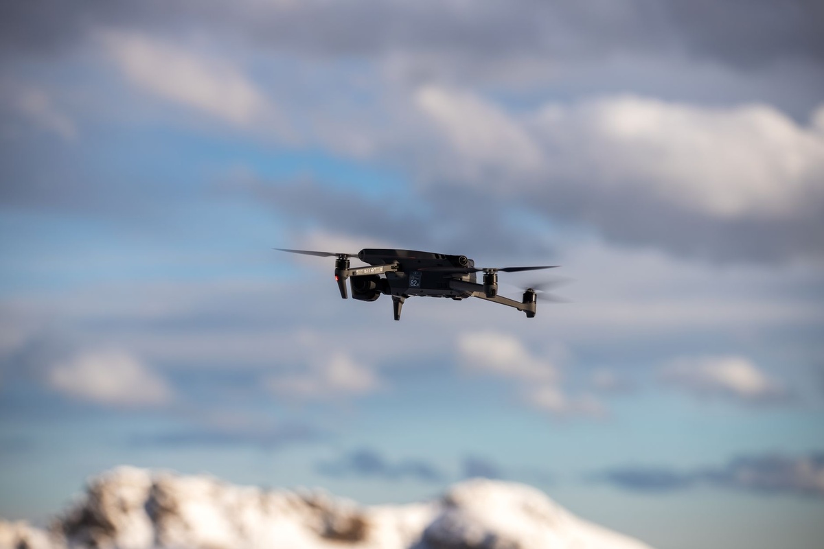 7 Expensive Drone Photography Mistakes Luxury Travelers Make in Italy and the Maldives (2026 Permit Rules, €1,000 Fines, and Wind Season Surprises)