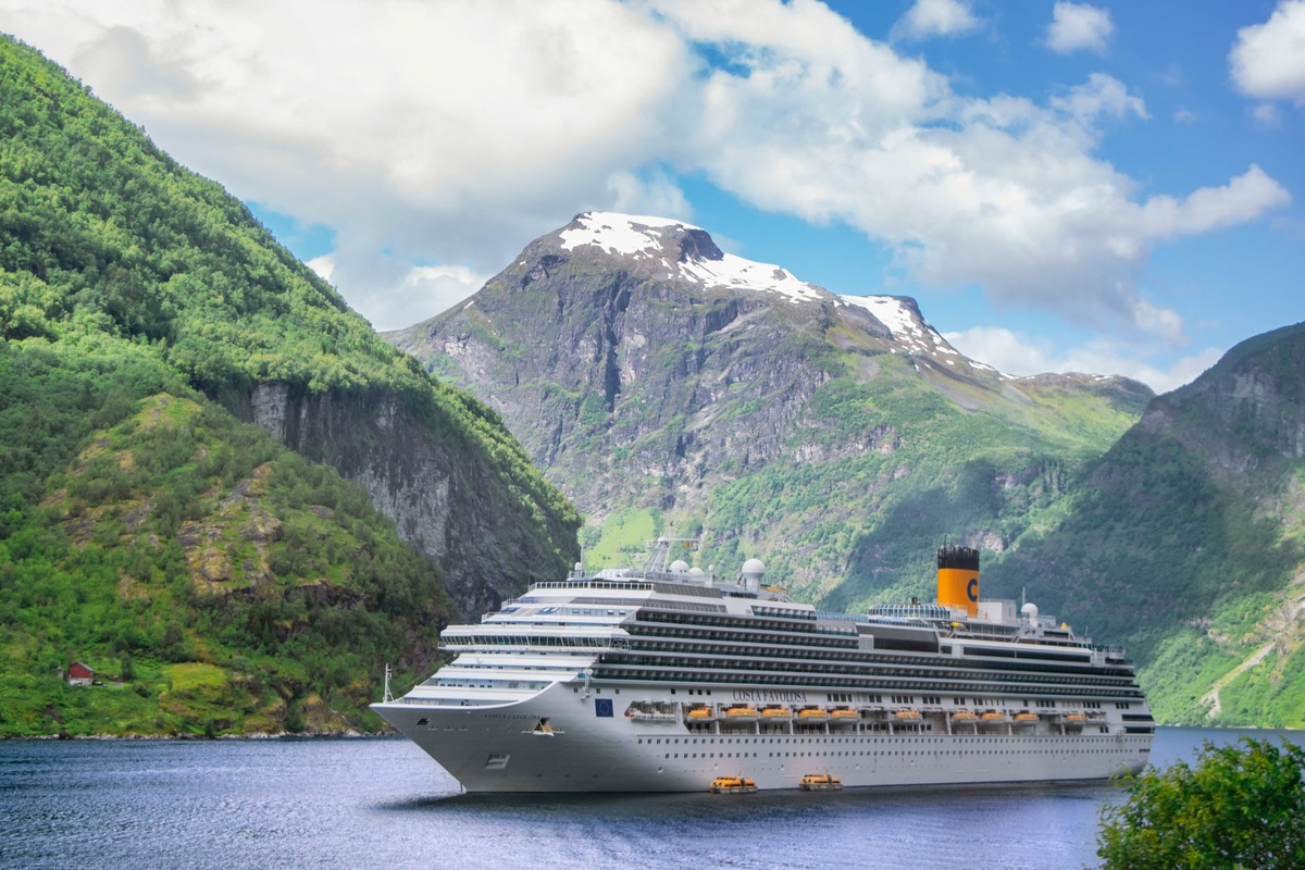 A 7-Night Norwegian Fjords Cruise With Kids Under 10: A Local Bergen Family’s Case Study on Cabin Choice, Shore Excursions, and Avoiding Buffet Meltdowns