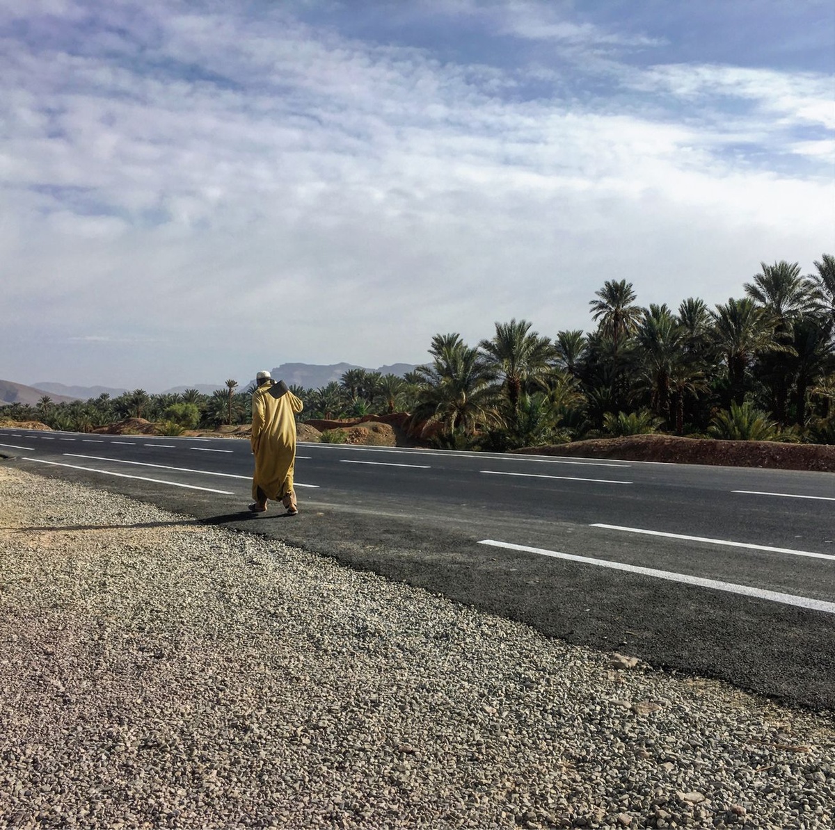 Einheimischen‑Roadtrip durch Marokko in 10 Tagen: Von Tangier in die Sahara – Fahrdistanzen 2026, Polizeikontroll‑Daten, Spritkosten in Dirham und Besucherströme nach Region