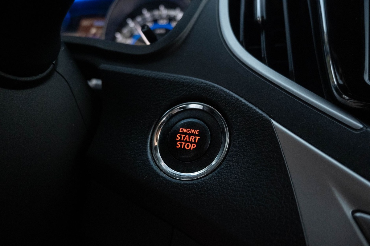 Android Auto finally starts rolling out a speedometer in Google Maps